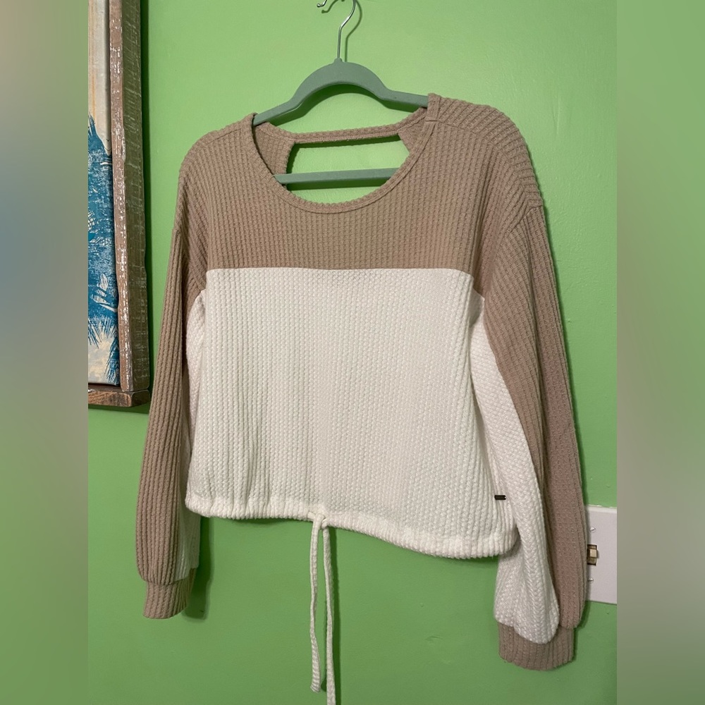 Hollister XS women’s two tone bubble sleeve crop knit sweater